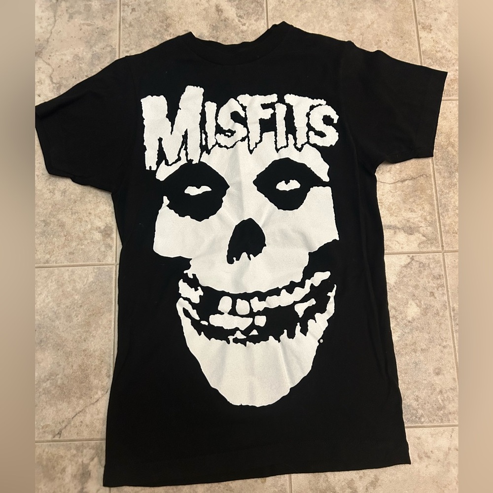Black Misfits Skull Graphic T-Shirt